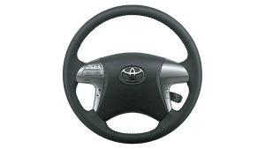 toyota-hilux-sr5-steering-wheel-controls